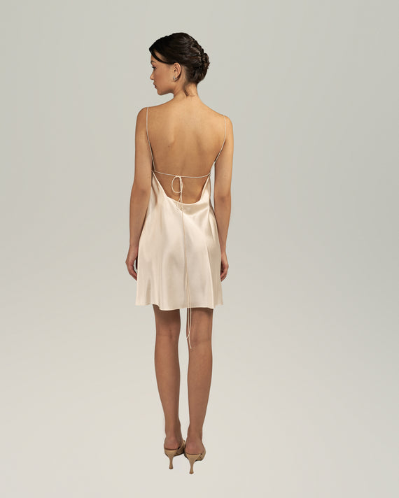 NUDE 01